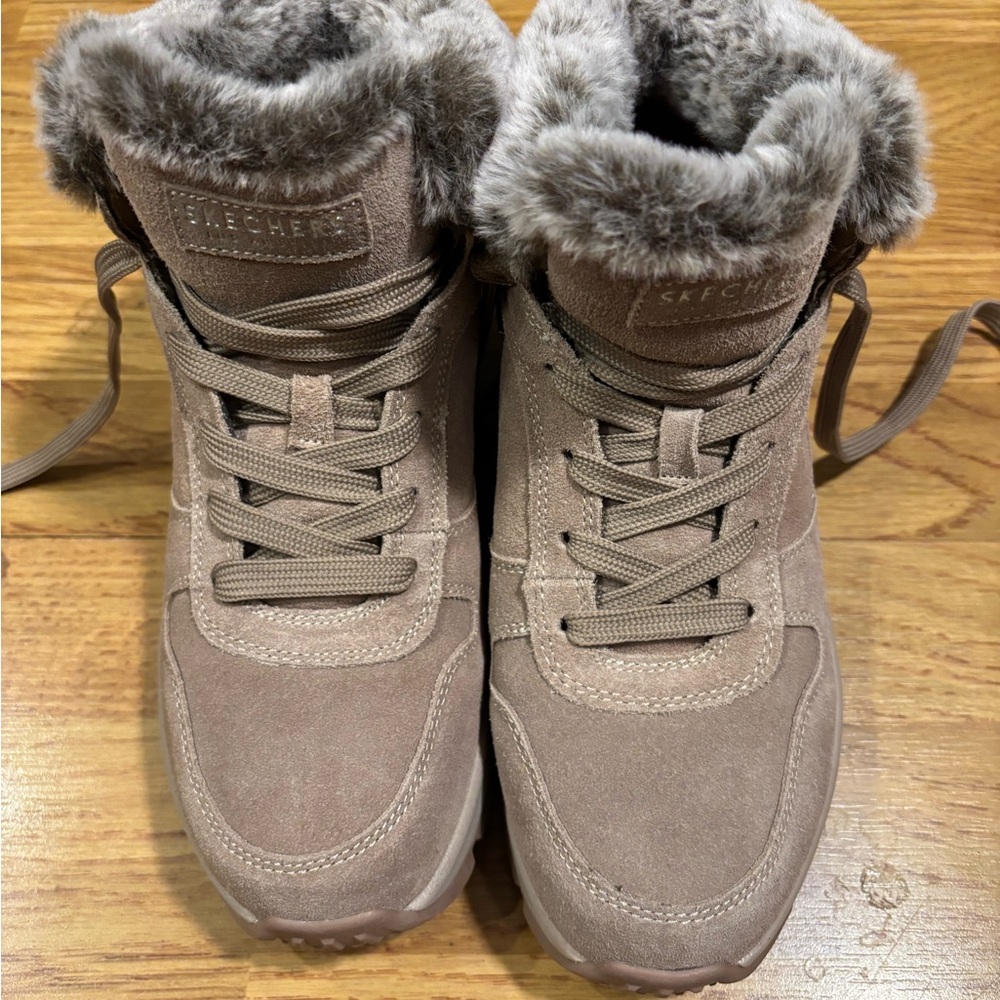 Skechers Women's Tan Fur-Lined Boots